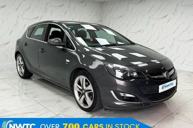 Second-hand Vauxhall Astra SRi 140 CP (102 kW) 2015 Gri Hatchback