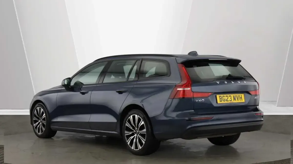 Used Volvo V60 Core 161 HP (118 kW) 2023 Estate