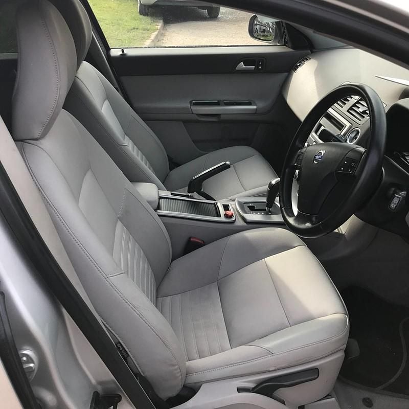 Used Volvo V50 SE 2009 Silver Estate