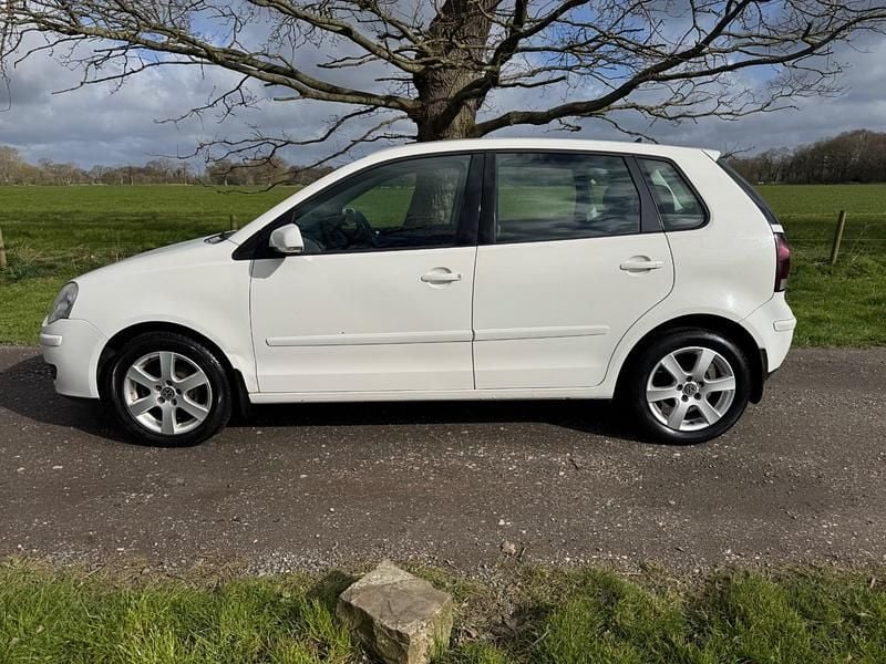 Used VW Polo Match 60 HP (44 kW) 2009 White Hatchback