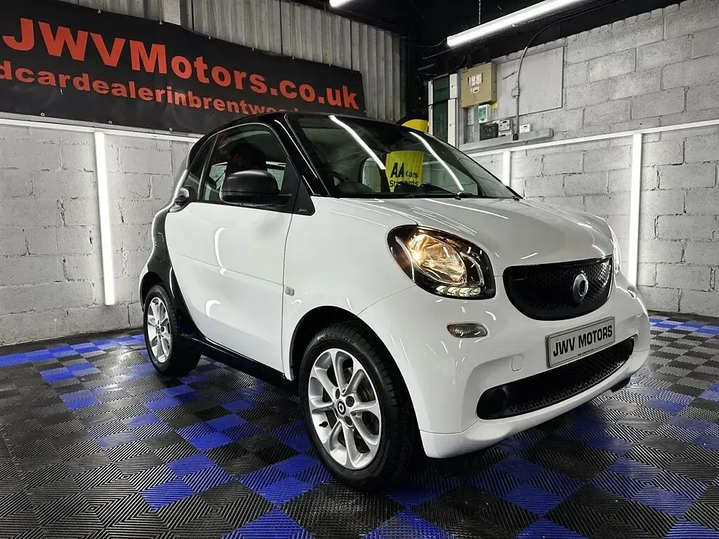 Used Smart ForTwo Coupé Passion 2017 White Coupe