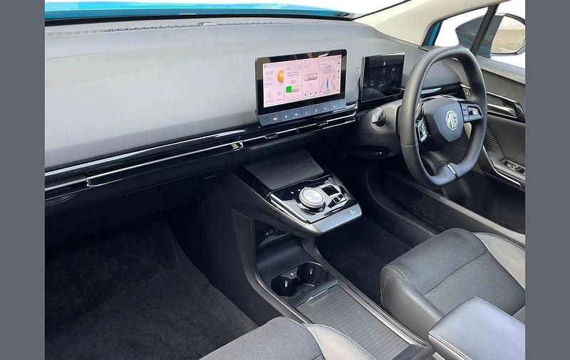 Used MG MG4 EV Trophy 180 kW (245 HP) 2025 Blue Hatchback