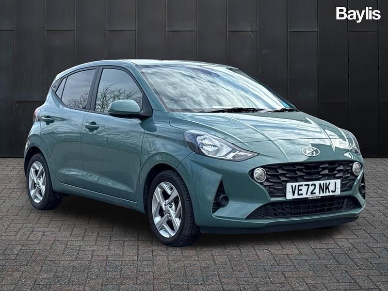 Used Hyundai i10 SE 67 HP (49 kW) 2023 Green Hatchback