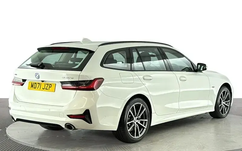 Usado BMW 330e Sport Line 292 HP (214 kW) 2022 Branco Carrinha