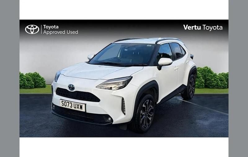 Used Toyota Yaris Cross Design 113 HP (83 kW) 2024 White SUV