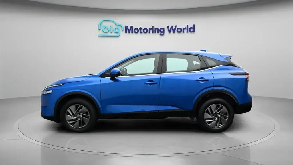 Used Nissan Qashqai Acenta Premium 140 HP (102 kW) 2024 Blue SUV