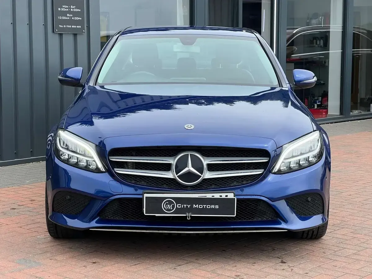 Used Mercedes C300 258 HP (189 kW) 2019 Blue Sedan