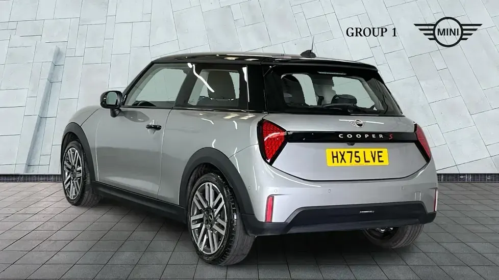 Used Mini Cooper S Hatch 201 HP (147 kW) 2025 Silver Hatchback