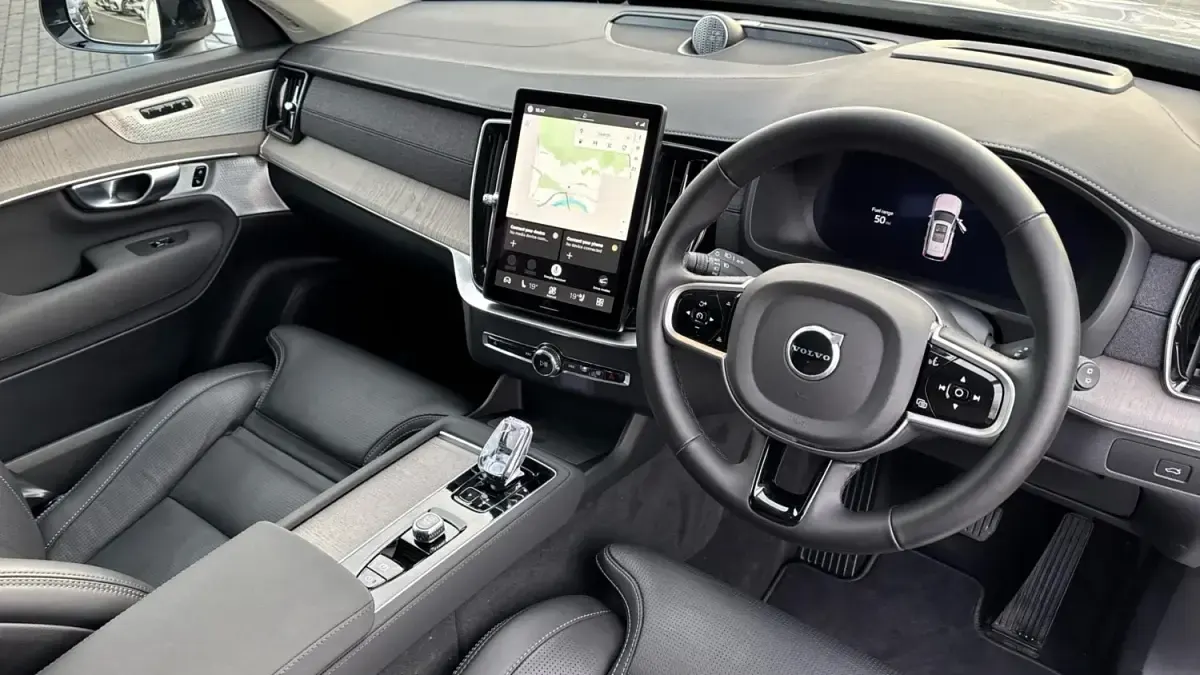Usado Volvo XC90 Ultra 247 HP (181 kW) 2025 Prateado SUV