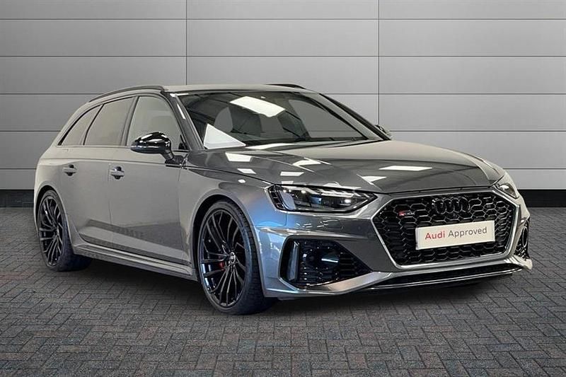 Daytona grey Used 2024 Audi RS4 Advanced Estate | £62,695 (Good price) - Image 1/4