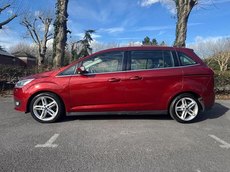 Used Ford Grand C-Max Titanium X 120 HP (88 kW) 2015 Red MPV
