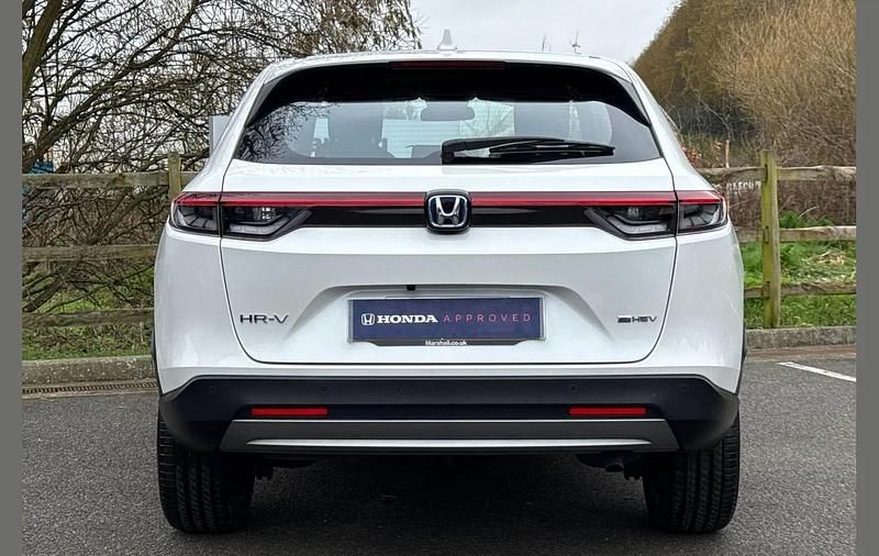Used Honda HR-V Elegance 128 HP (94 kW) 2024 White SUV