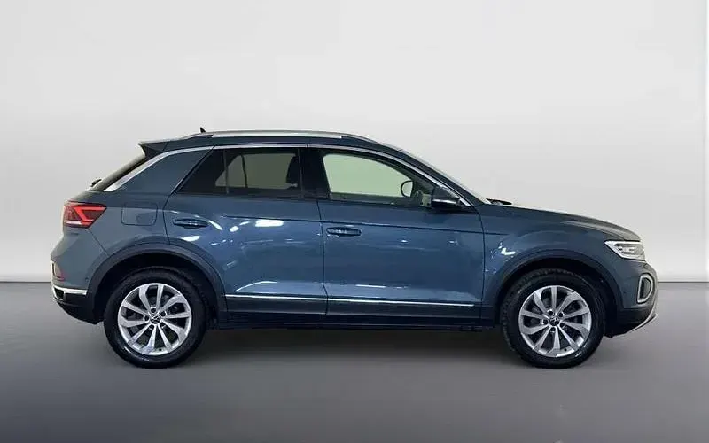 Used VW T-Roc Style 150 HP (110 kW) 2024 Blue SUV