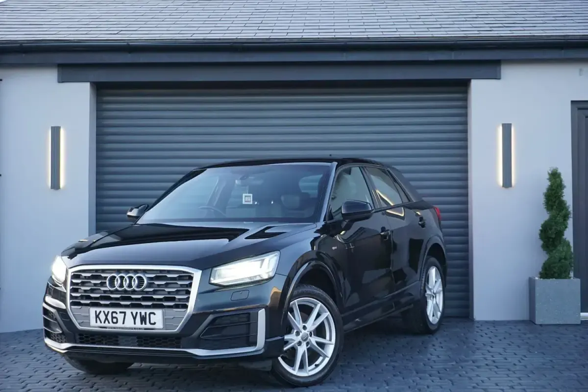 Begagnad Audi Q2 S-Line 116 HK (85 kW) 2017 Svart SUV