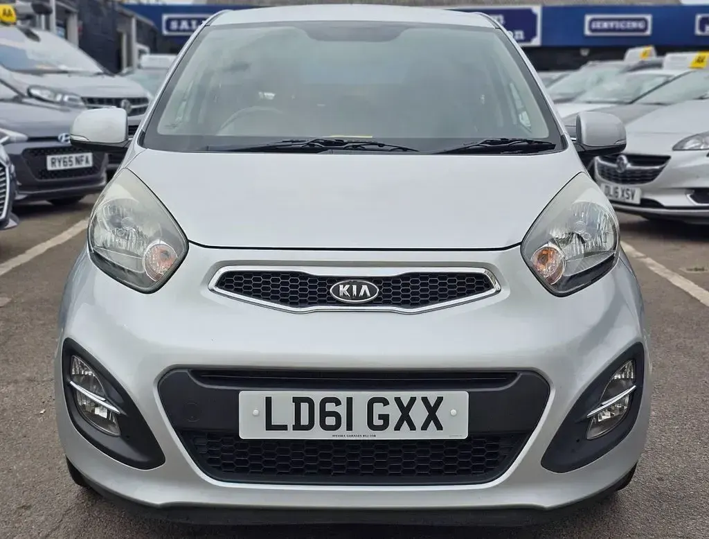 Used Kia Picanto 68 HP (50 kW) 2011 Silver Hatchback