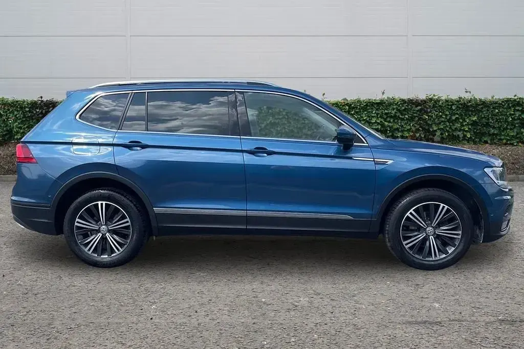 Used VW Tiguan Allspace SE 150 HP (110 kW) 2019 Blue SUV