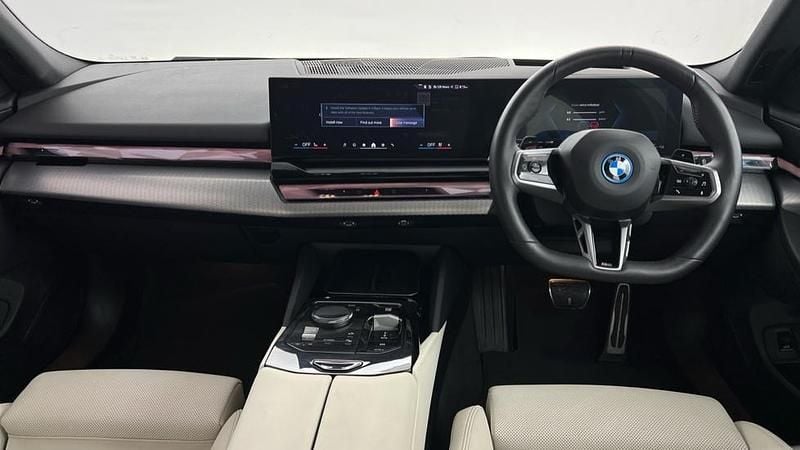Used BMW 530e M Sport 295 HP (216 kW) 2025 Black Estate