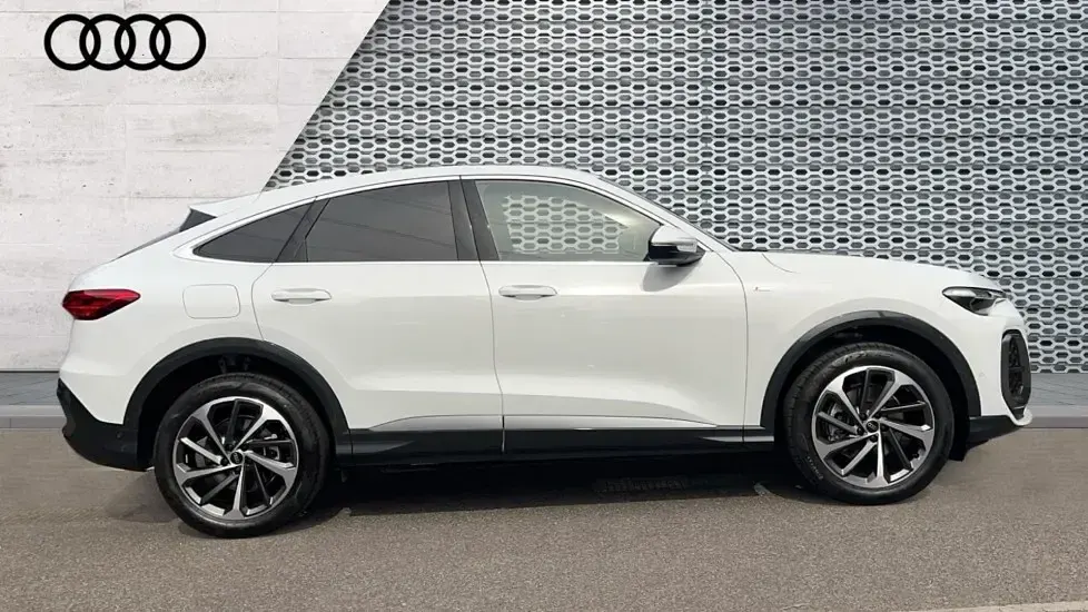 Used Audi Q5 Sportback S-Line 204 HP (150 kW) 2026 White SUV