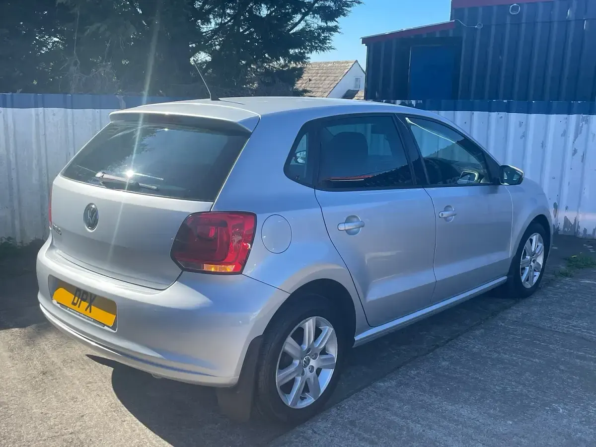 Used VW Polo Match 60 HP (44 kW) 2011 Silver Hatchback