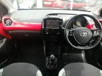 Used Toyota Aygo x-style 68 HP (50 kW) 2017 Red Hatchback