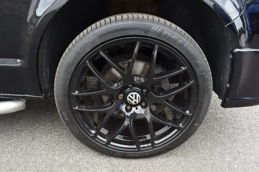 Used VW T5 140 HP (102 kW) 2011 Black Van