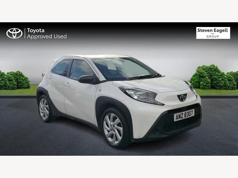 White Used 2023 Toyota Aygo X PURE SUV | £10,862 - Image 1/3