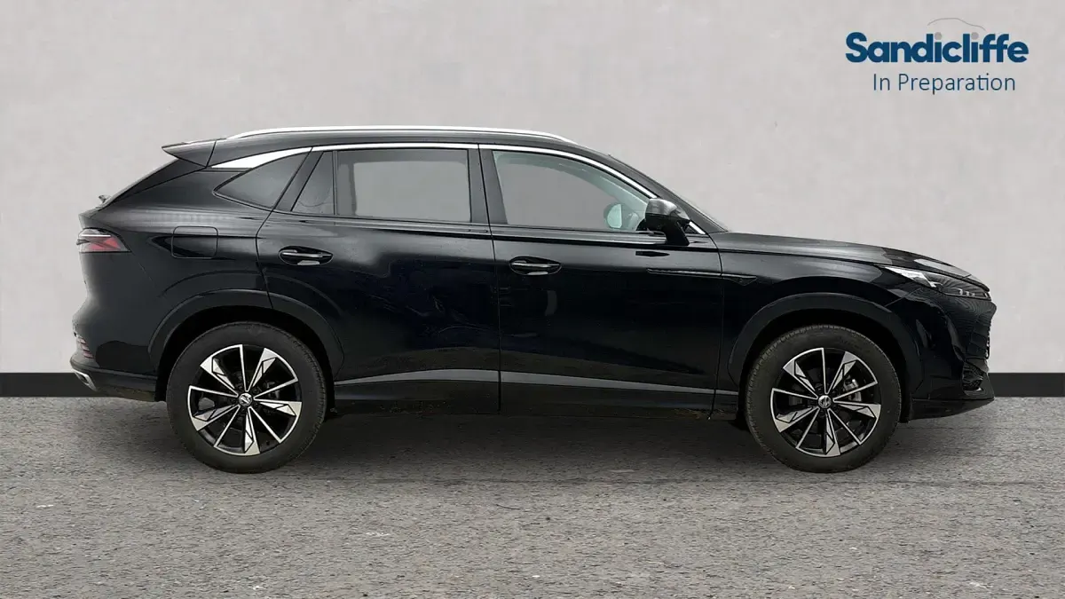 Używany MG HS Trophy 169 KM (124 kW) 2024 Czarny SUV