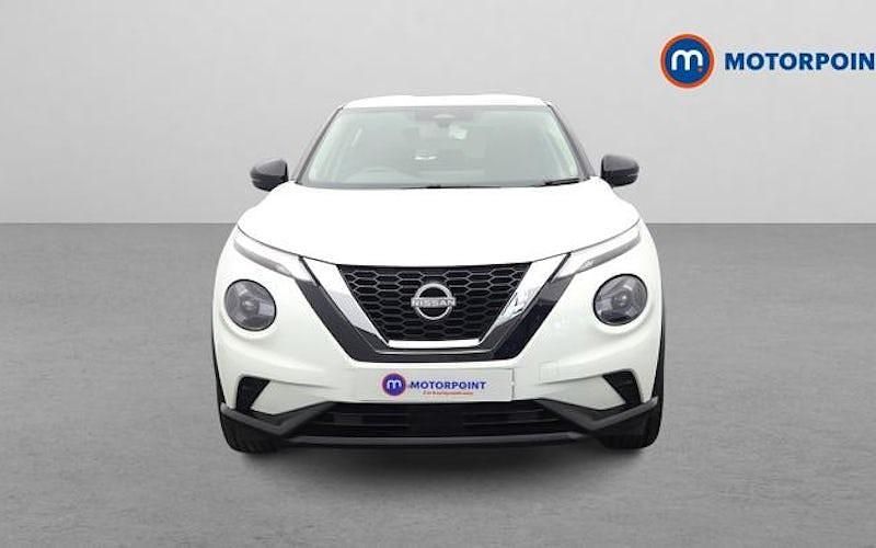 Usado Nissan Juke Acenta Premium 114 HP (83 kW) 2025 Branco SUV