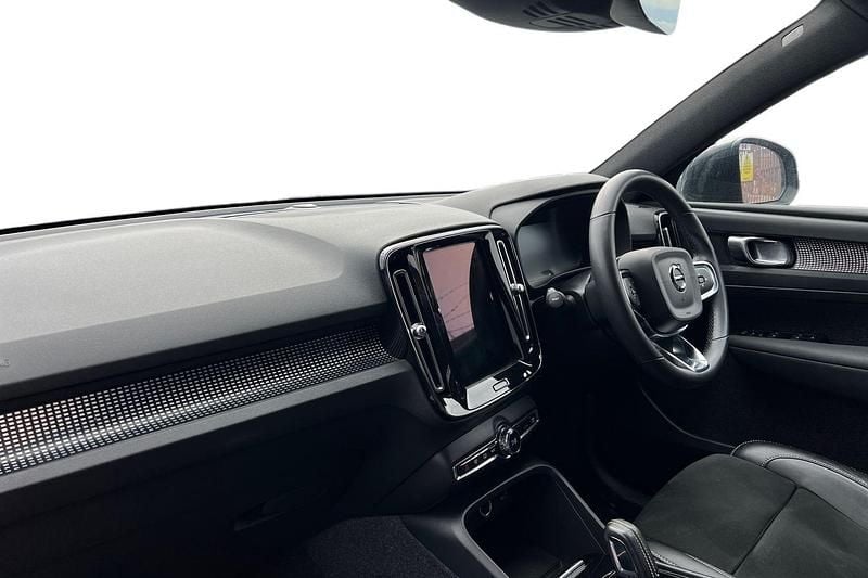 Used Volvo XC40 R-Design 163 HP (119 kW) 2021 Black SUV
