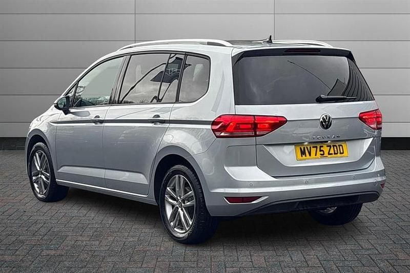 Used VW Touran Match 150 HP (110 kW) 2025 Oyster silver MPV