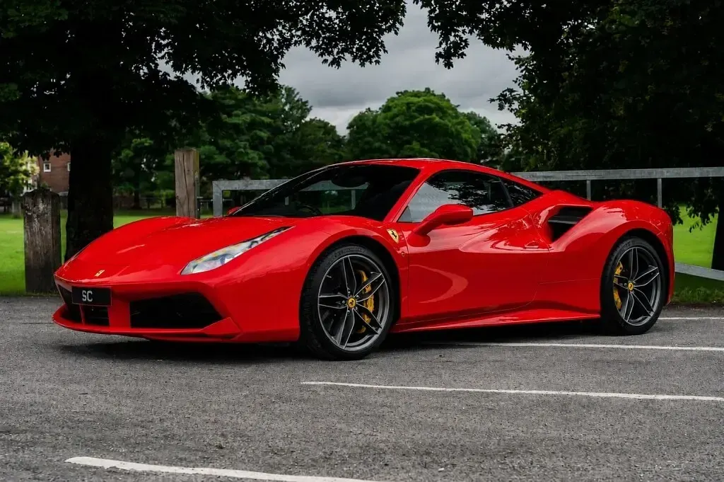 Used Ferrari 488 670 HP (492 kW) 2017 Red Coupe