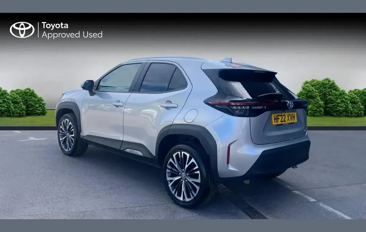 Used Toyota Yaris Cross 113 HP (83 kW) 2022 Silver SUV