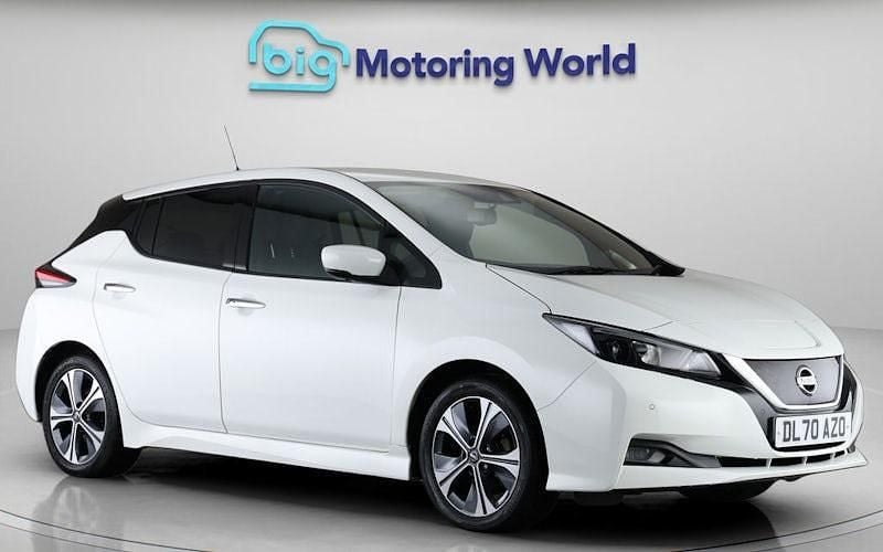 Used Nissan Leaf N-Connecta 110 kW (150 HP) 2020 White Hatchback