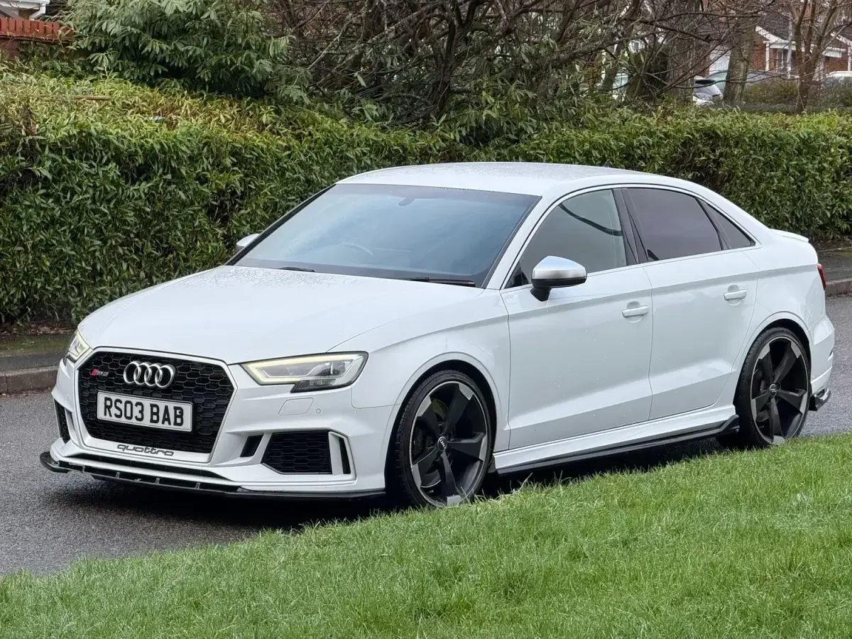 Używany Audi RS3 Premium 400 KM (294 kW) 2019 Biały Sedan/Limuzyna