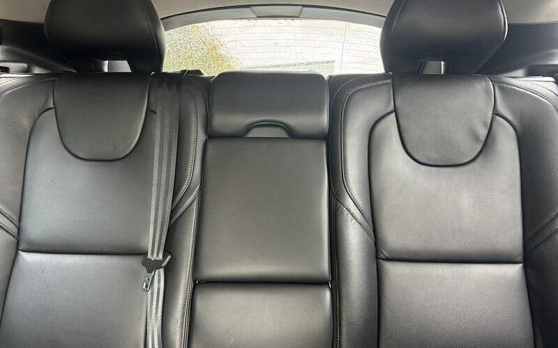 Begagnad Volvo V40 Inscription 152 HK (111 kW) 2019 Halvkombi
