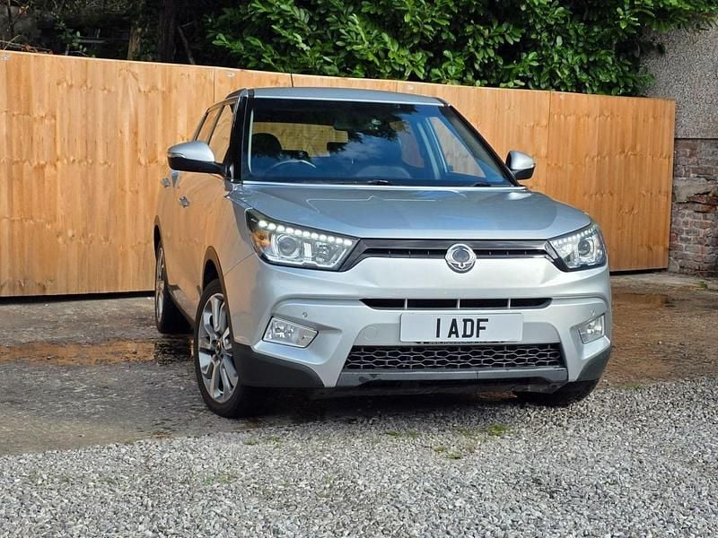 Silver Used 2016 Ssangyong (KGM) Tivoli SUV | £3,890 (Fair price) - Image 1/4