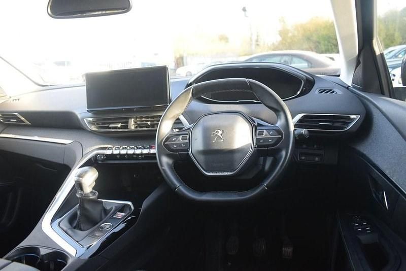 Used Peugeot 3008 Allure Premium 130 HP (95 kW) 2021 Blue SUV