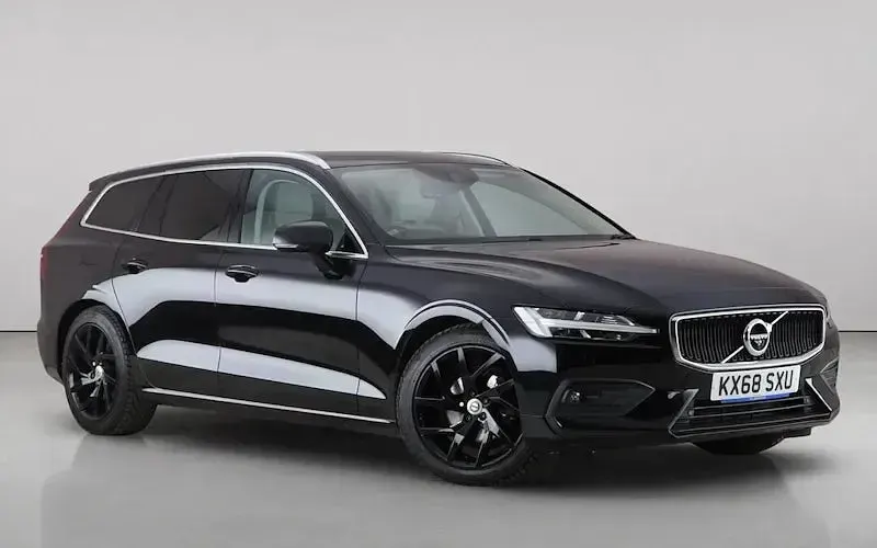 Used Volvo V60 Momentum 150 HP (110 kW) 2018 Estate