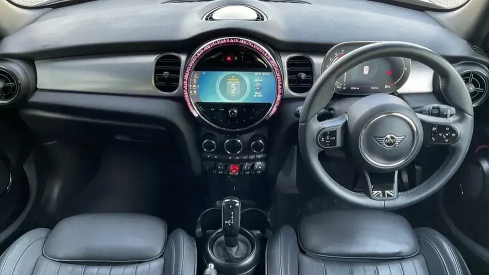 Used Mini Cooper Exclusive 134 HP (98 kW) 2023 Black Hatchback