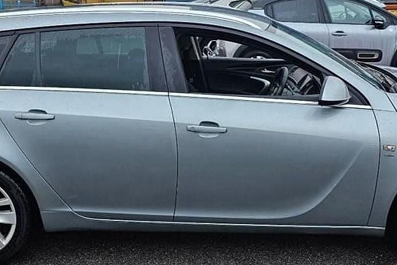 Flip chip silver Used 2014 Vauxhall Insignia SRi Estate | £4,475 (Fair price) - Image 1/1