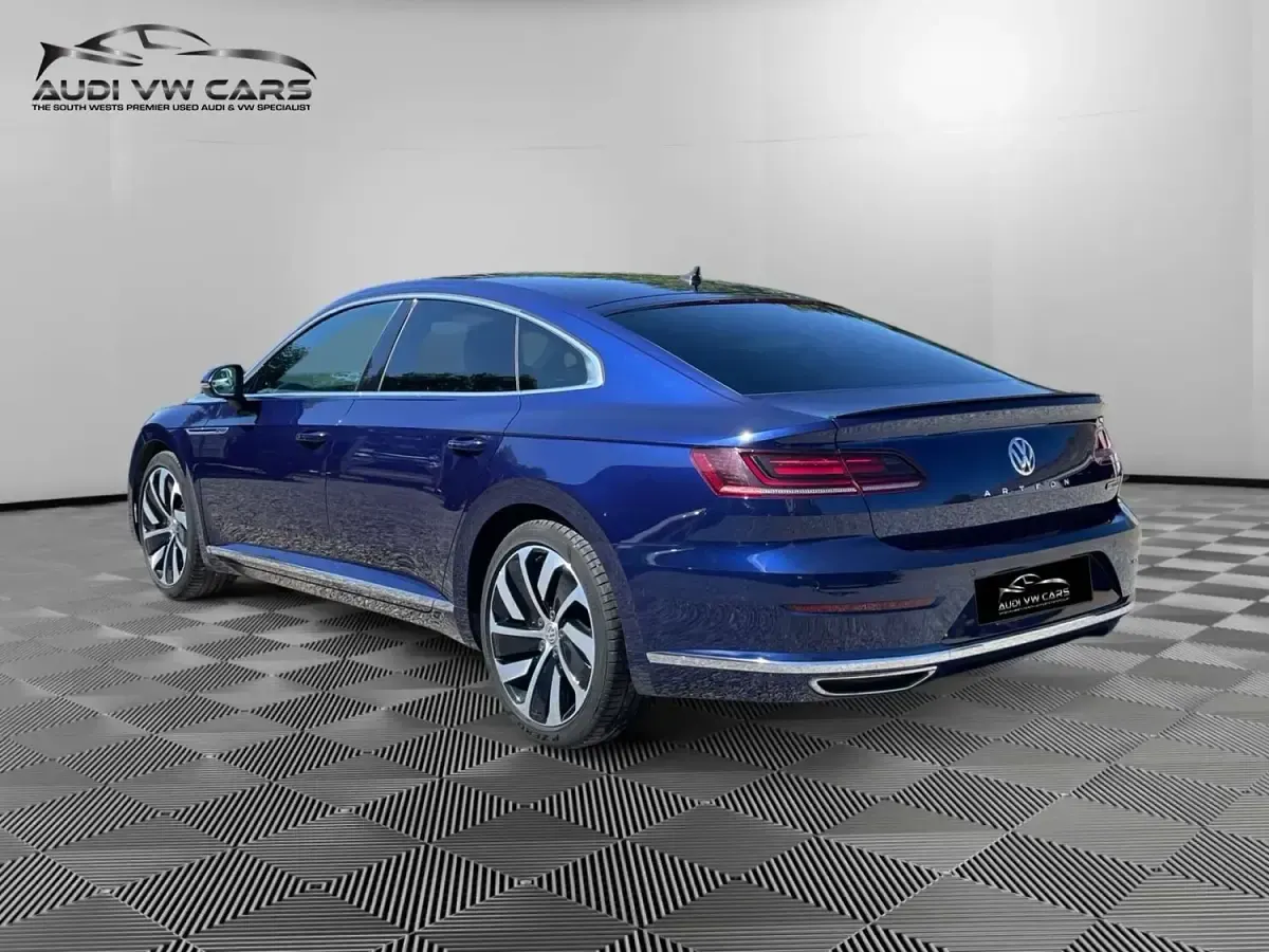 Used VW Arteon R-line 190 HP (139 kW) 2018 Blue Hatchback