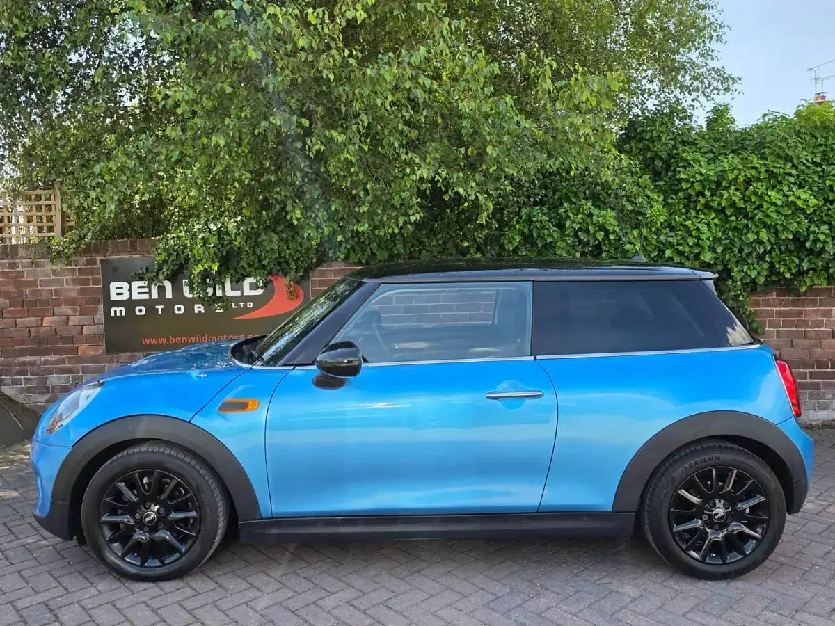 Used Mini Cooper D Hatch 2017 Blue Hatchback
