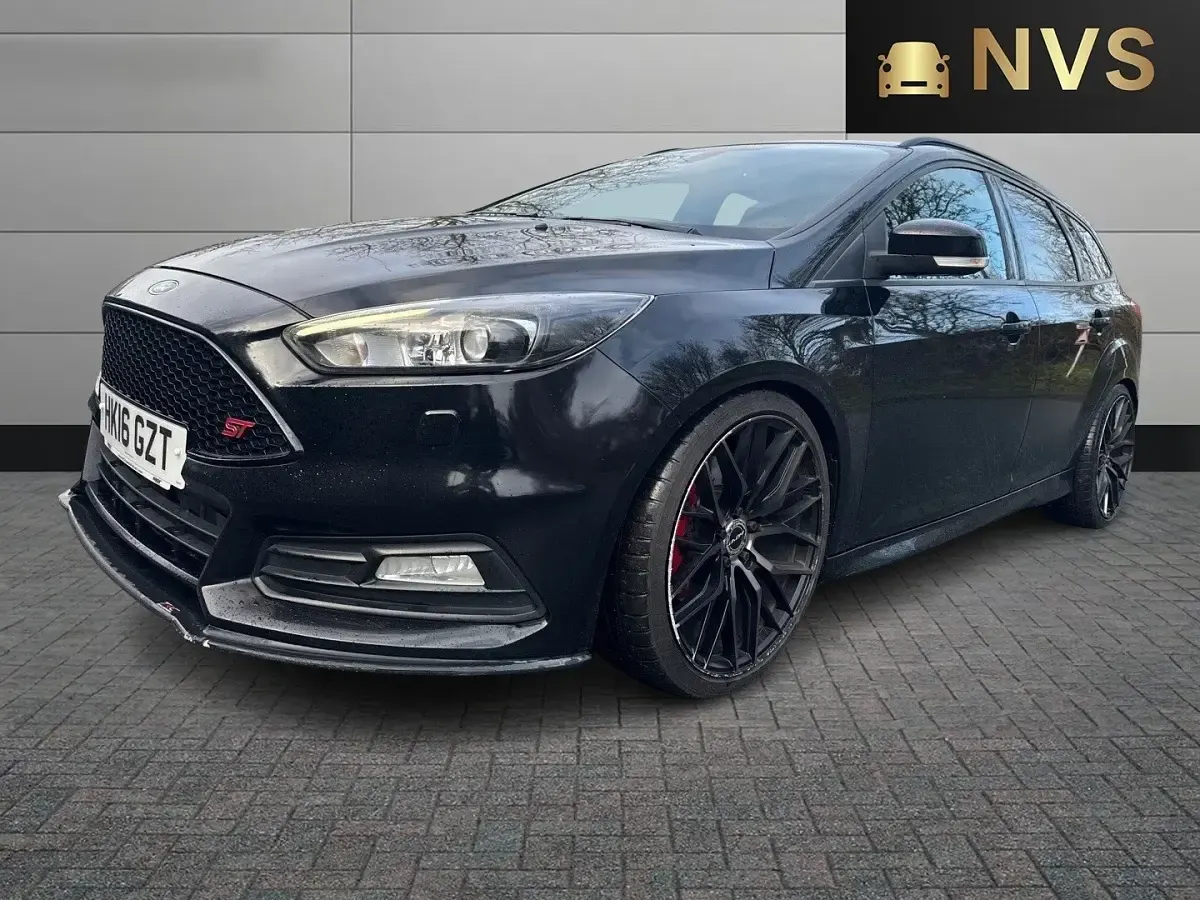 Usado Ford Focus ST 185 CV (136 kW) 2016 Negro Familiar