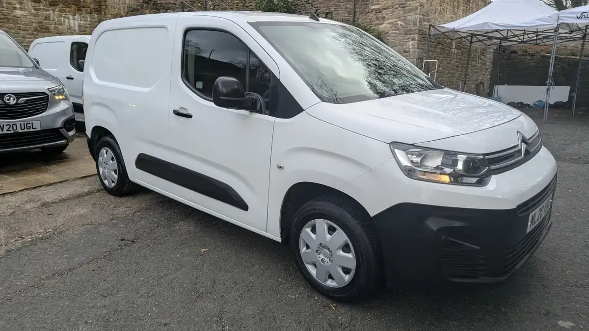 Used Citroën Berlingo 75 HP (55 kW) 2020 White MPV