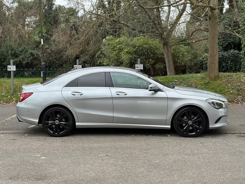 Used Mercedes CLA180 122 HP (89 kW) 2017 Silver Sedan
