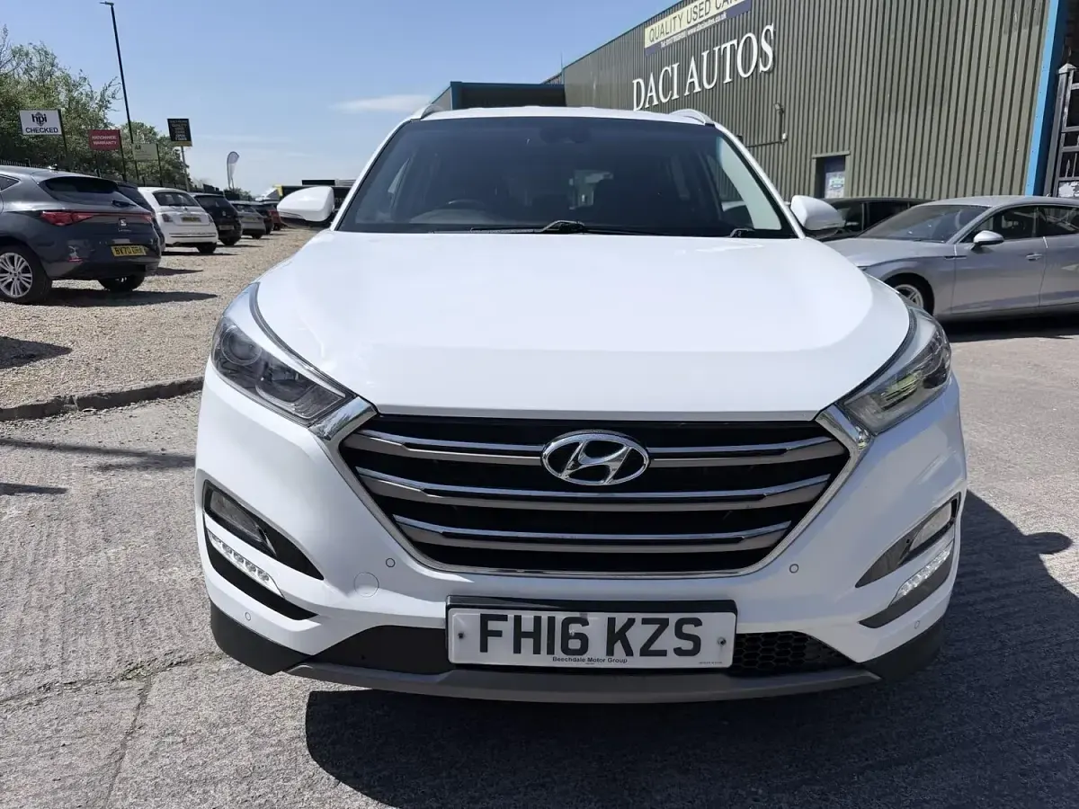 Used Hyundai Tucson Premium 136 HP (100 kW) 2016 White SUV