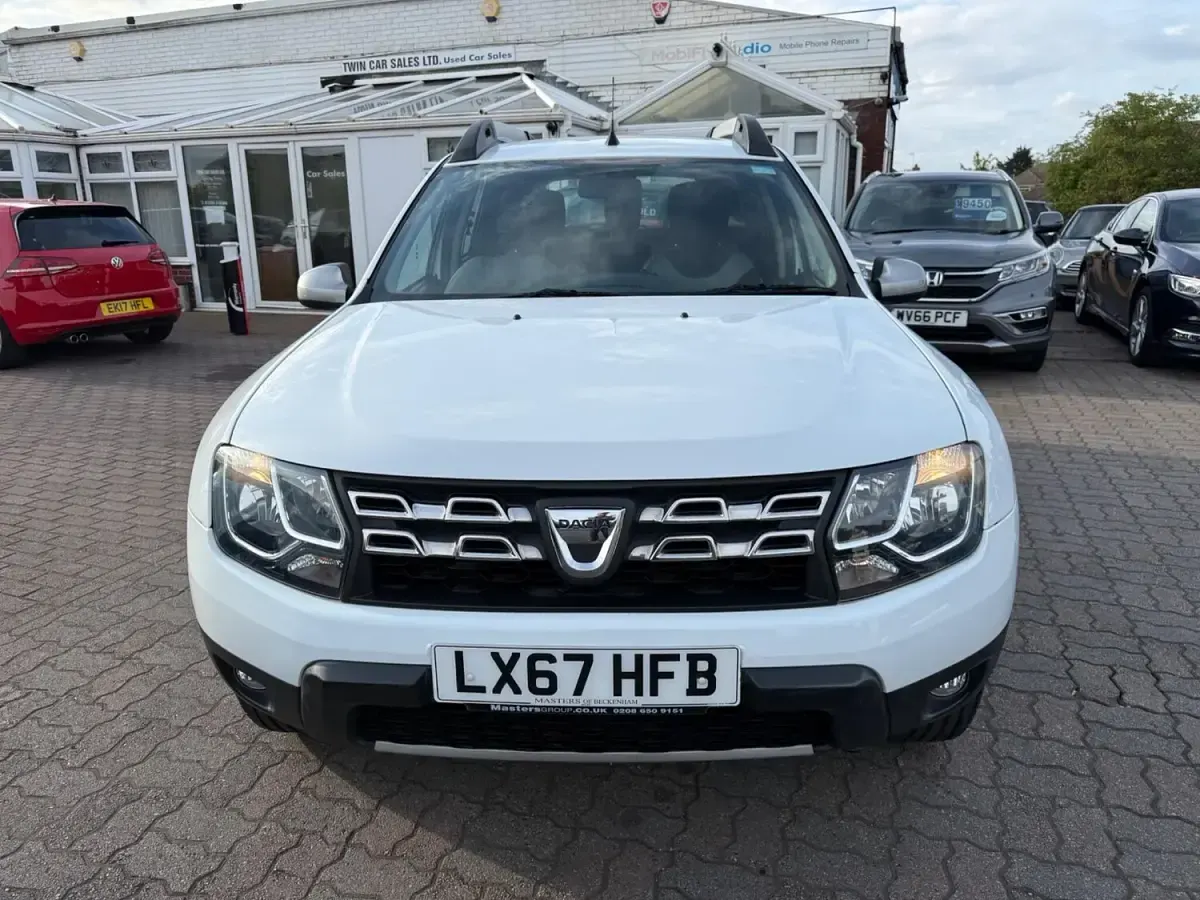 Used Dacia Duster Prestige 125 HP (91 kW) 2018 White SUV