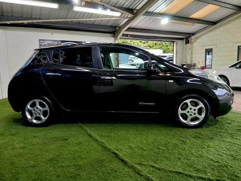 Used Nissan Leaf Visia+ 80 kW (109 HP) 2014 Black Hatchback