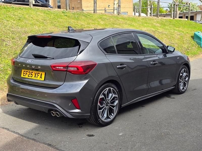 Używany Ford Focus ST-Line X 2025 Szary Hatchback