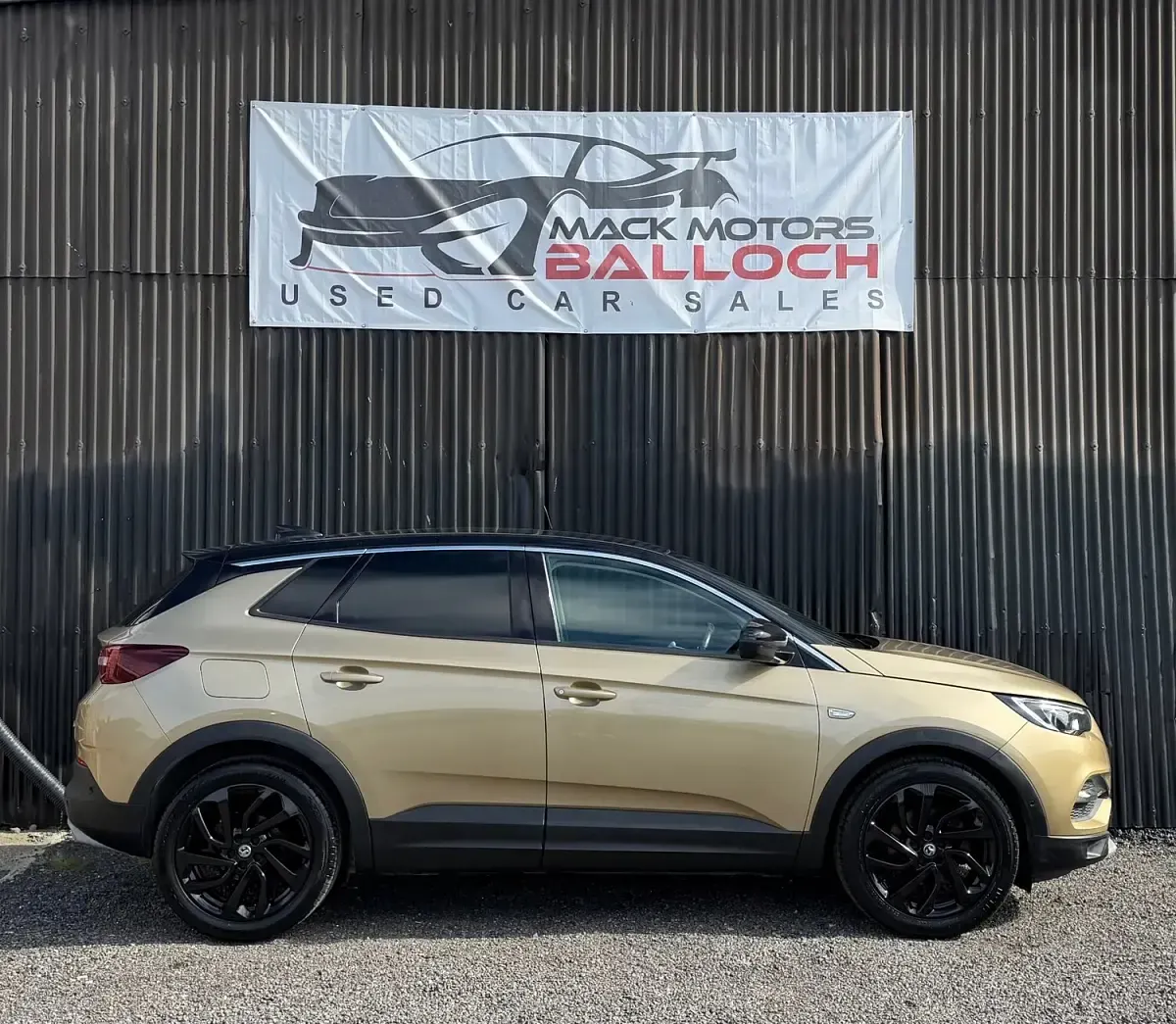 Used Vauxhall Grandland X Elite 130 HP (95 kW) 2018 Gold SUV